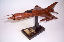 MiG-21 model z drewnia